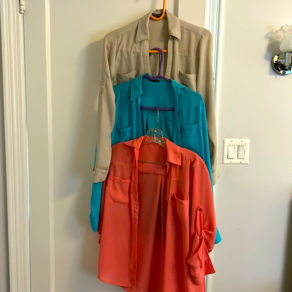 Women’s Express bundle of 3 button down blouse shirts sz XS